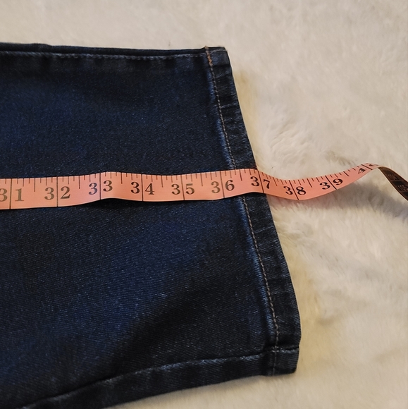 NWT Super High Rise Curvy Fit Dark Wash Jeans - Picture 4 of 5